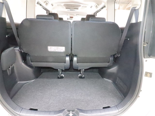 トヨタ ヴォクシー ＺＳ　煌２