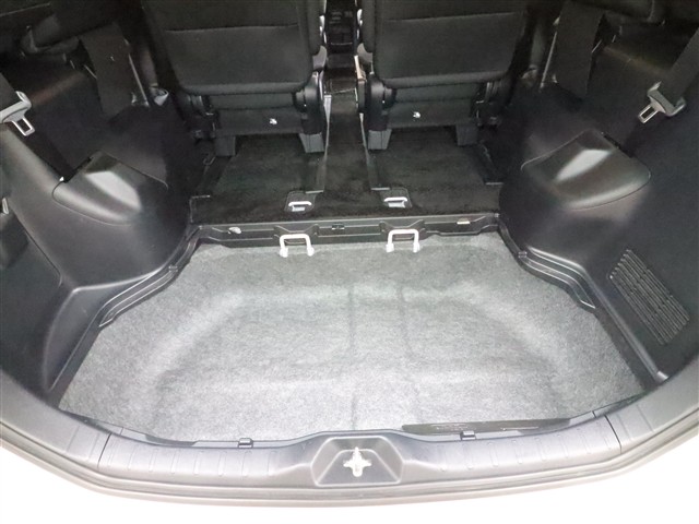 トヨタ ヴォクシー ＺＳ　煌２