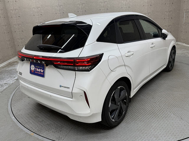 ニッサン オーラ Ｇ　レザーエディション