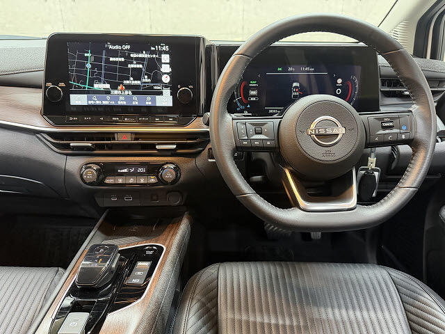 ニッサン オーラ Ｇ　レザーエディション