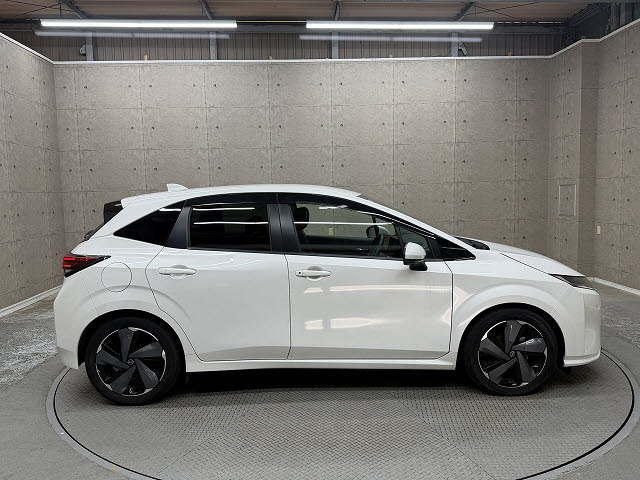 ニッサン オーラ Ｇ　レザーエディション