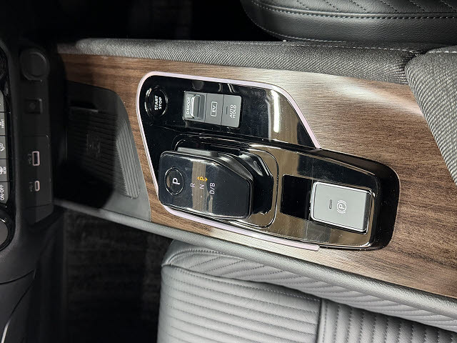 ニッサン オーラ Ｇ　レザーエディション