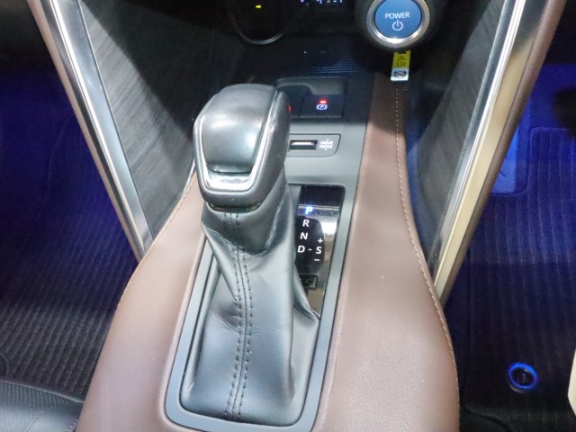 トヨタ ﾊﾘｱｰ ﾊｲﾌﾞﾘｯﾄﾞ Ｚ　レザーパッケージ