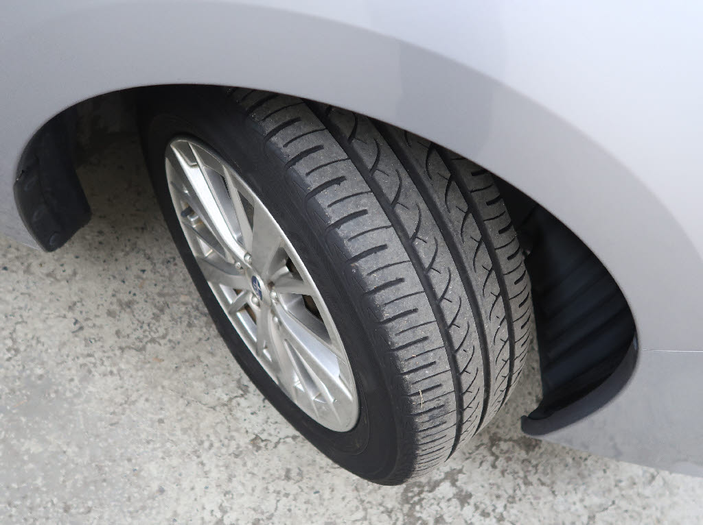 スバル インプレッサスポーツ １．６ｉ－Ｌ　アイサイト