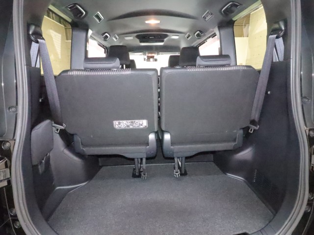 トヨタ ヴォクシー ＺＳ　煌２