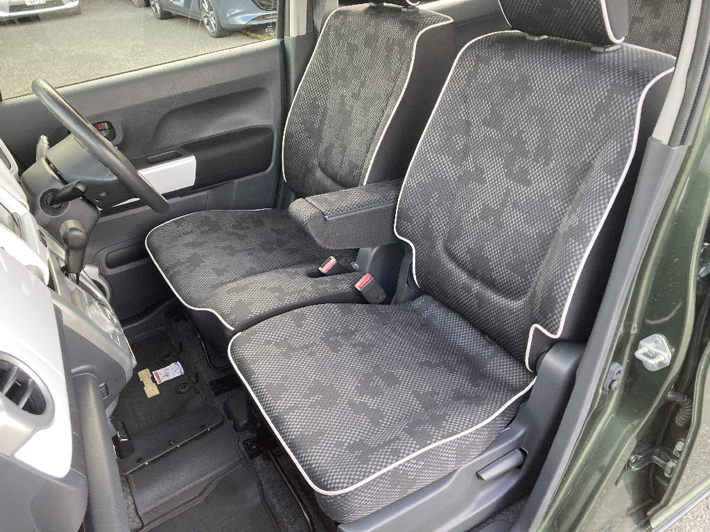 スズキ ハスラー Gﾀｰﾎﾞ ﾃﾞｨｽﾁｬｰｼﾞﾍｯﾄﾞﾗﾝﾌﾟ装着車