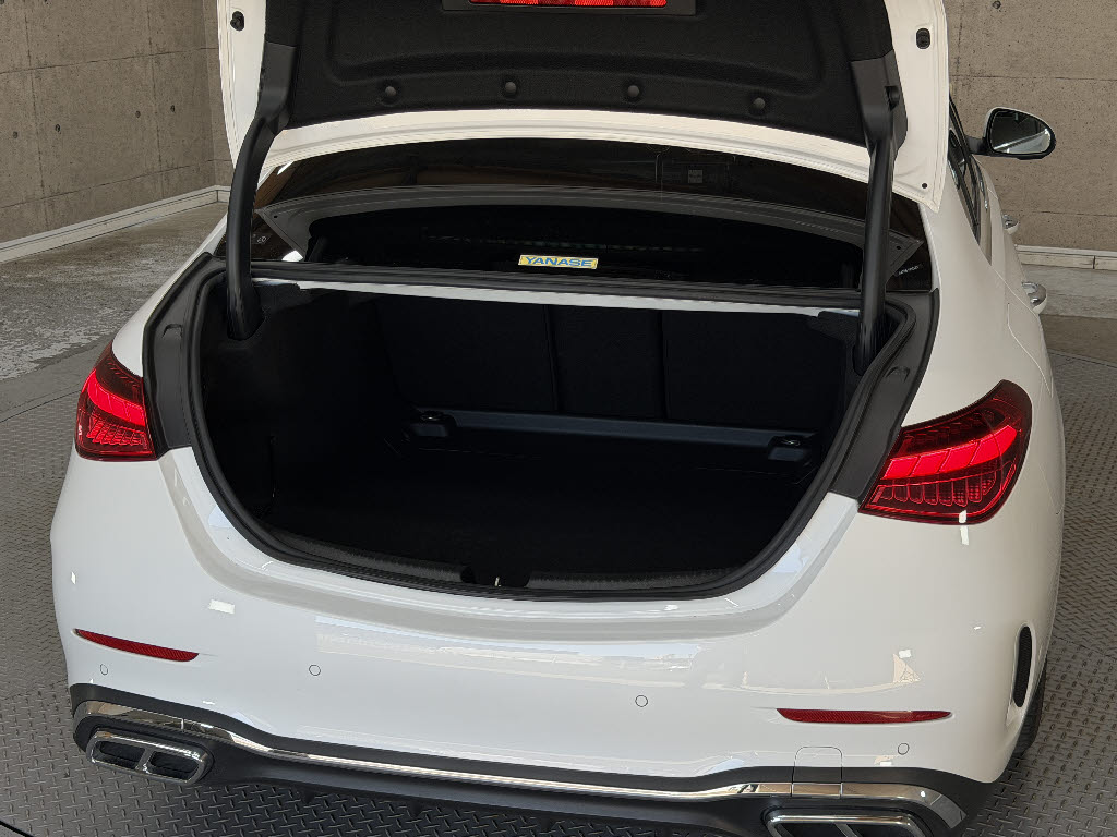 メルセデスベンツ ﾒﾙｾﾃﾞｽﾍﾞﾝﾂ Cｸﾗｽ Ｃ２２０ｄ　アバンギャルド　ＡＭＧライン
