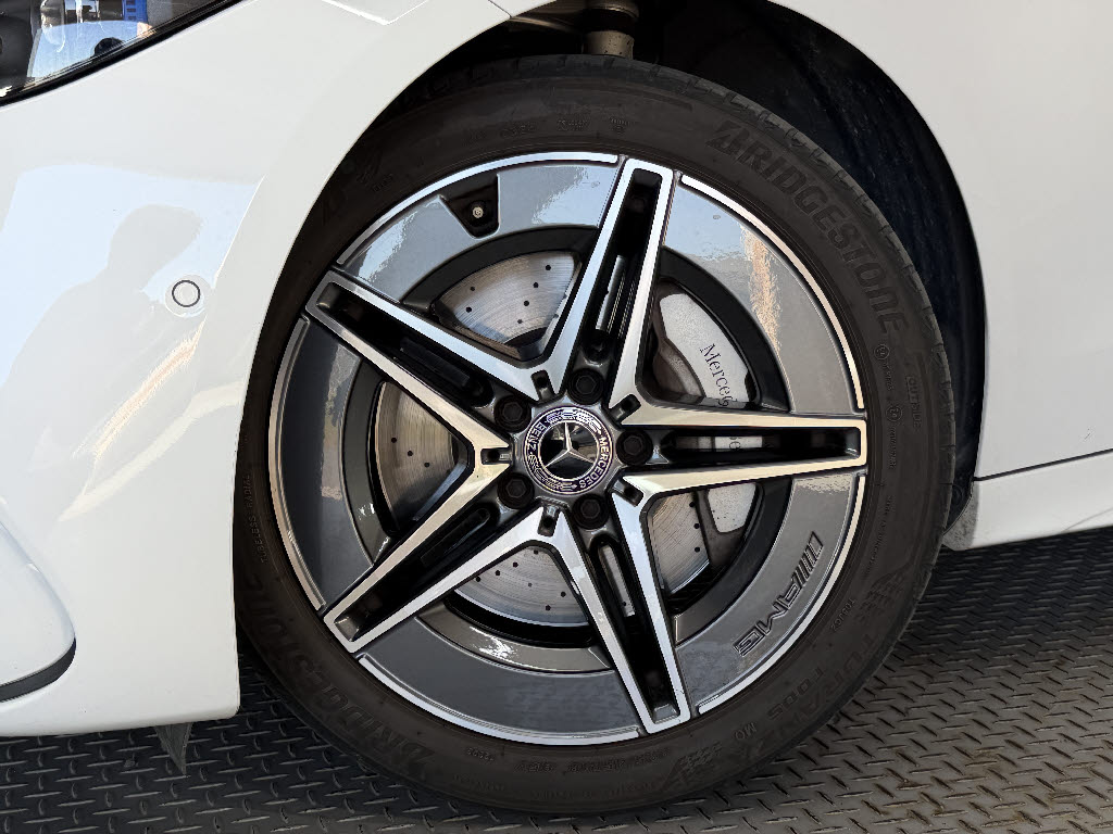 メルセデスベンツ ﾒﾙｾﾃﾞｽﾍﾞﾝﾂ Cｸﾗｽ Ｃ２２０ｄ　アバンギャルド　ＡＭＧライン