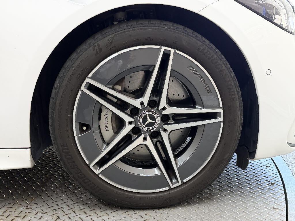 メルセデスベンツ ﾒﾙｾﾃﾞｽﾍﾞﾝﾂ Cｸﾗｽ Ｃ２２０ｄ　アバンギャルド　ＡＭＧライン