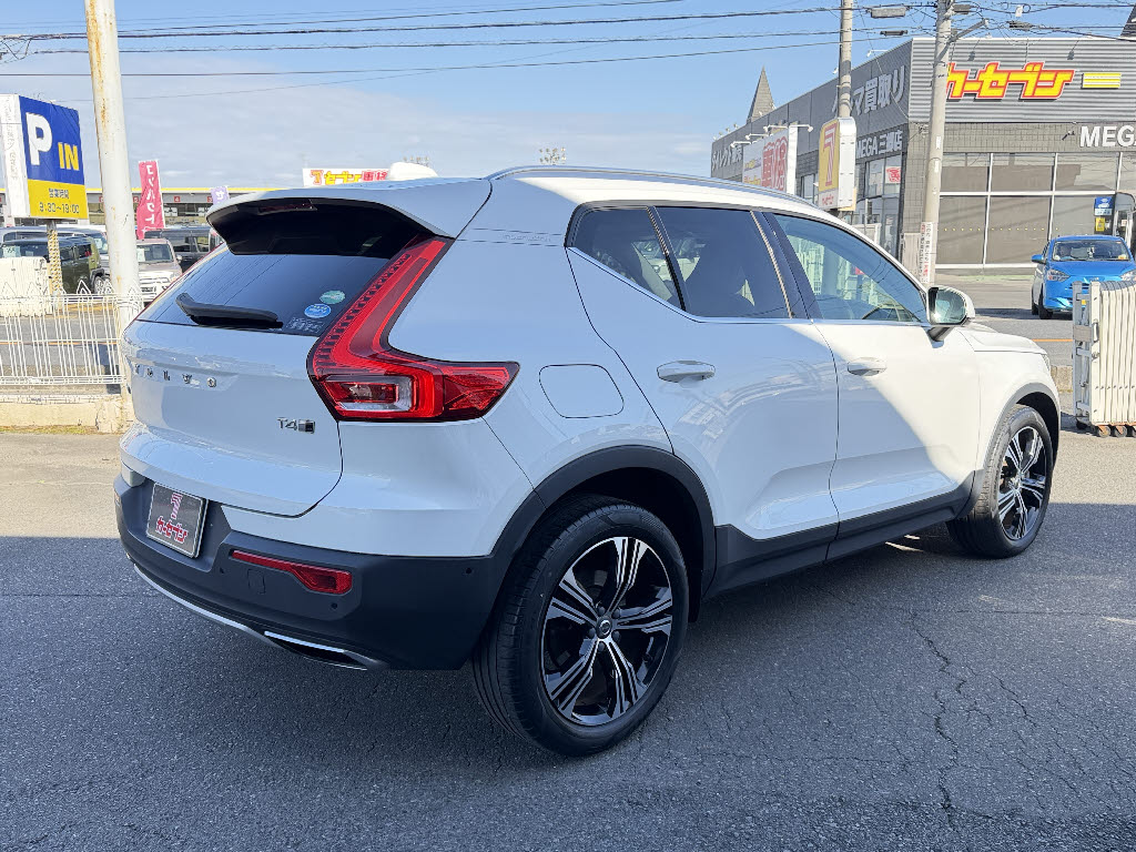 ボルボ ボルボ ＸＣ４０ Ｔ４　ＡＷＤ　インスクリプション