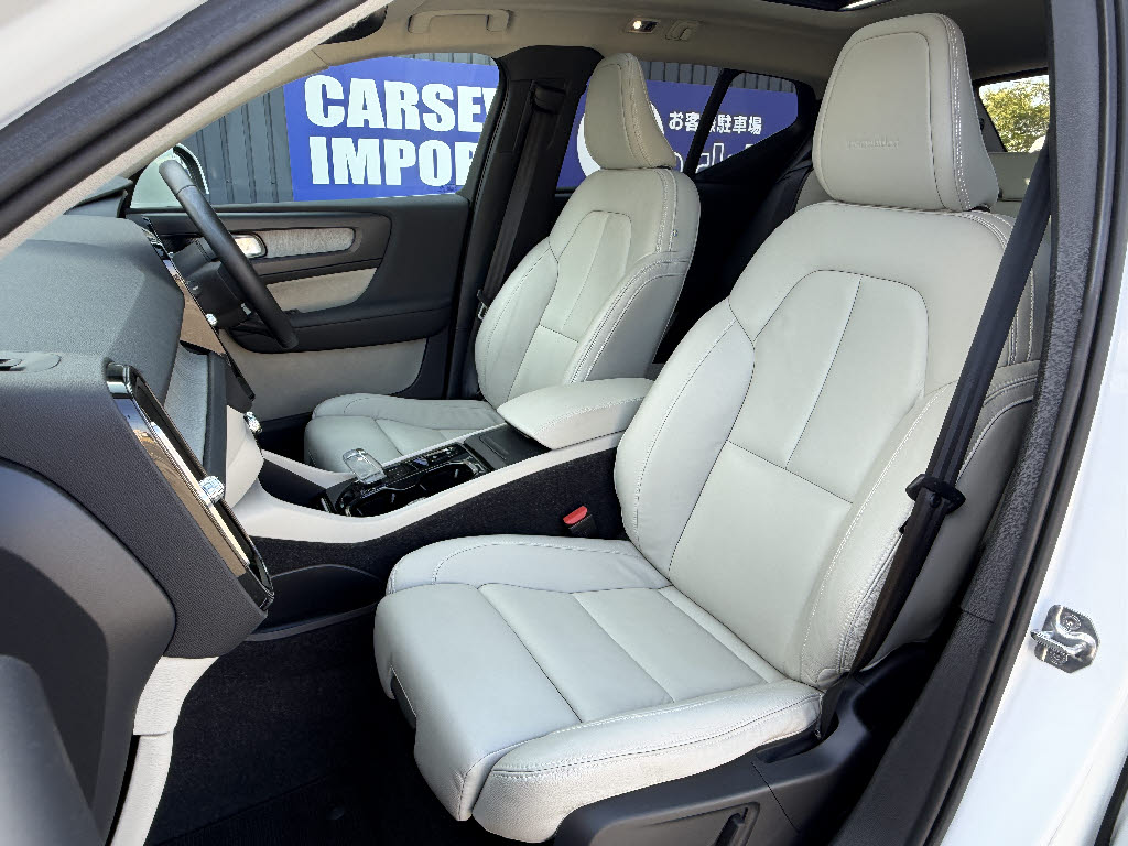 ボルボ ボルボ ＸＣ４０ Ｔ４　ＡＷＤ　インスクリプション