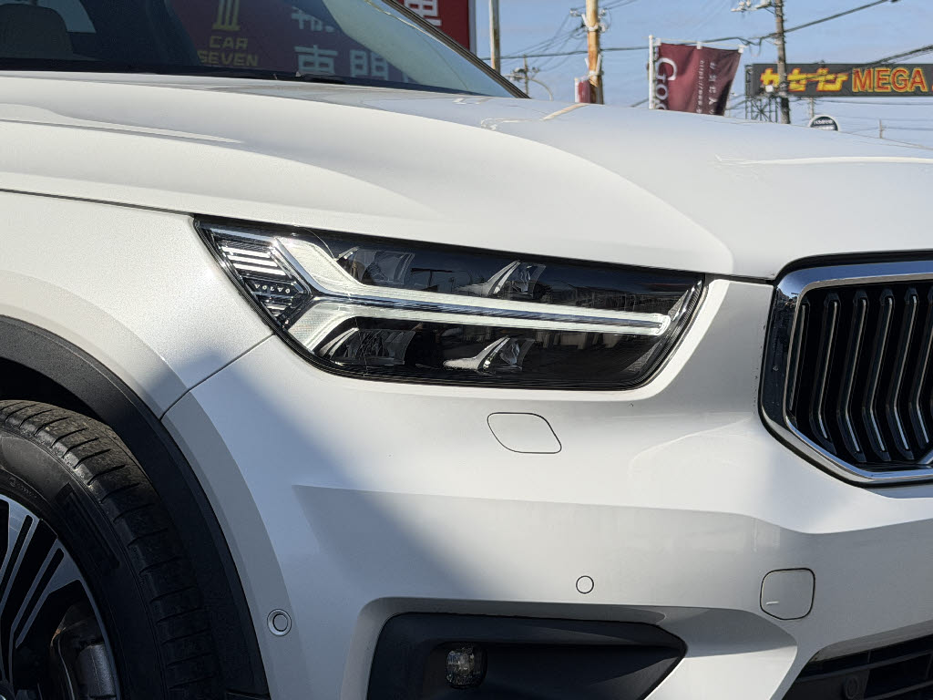 ボルボ ボルボ ＸＣ４０ Ｔ４　ＡＷＤ　インスクリプション