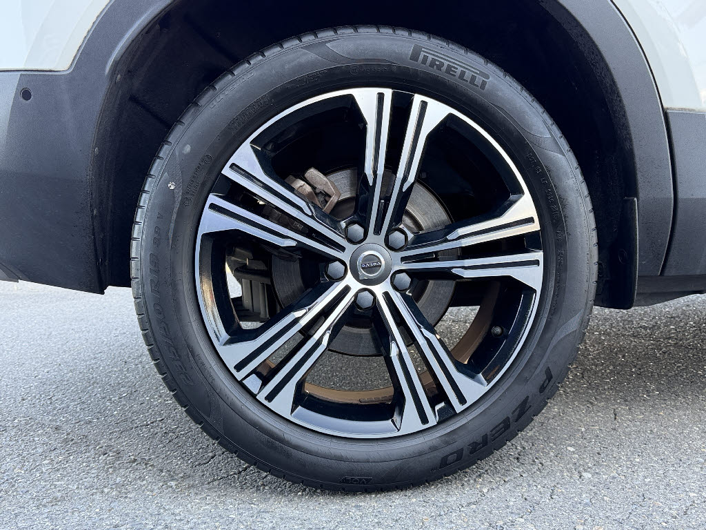 ボルボ ボルボ ＸＣ４０ Ｔ４　ＡＷＤ　インスクリプション