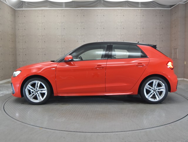 アウディ ｱｳﾃﾞｨ A1 ｽﾎﾟｰﾂﾊﾞｯｸ ２５　ＴＦＳＩ　Ｓライン