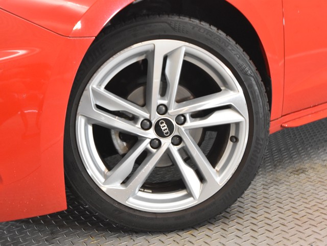 アウディ ｱｳﾃﾞｨ A1 ｽﾎﾟｰﾂﾊﾞｯｸ ２５　ＴＦＳＩ　Ｓライン