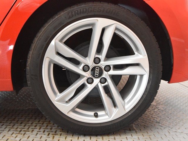 アウディ ｱｳﾃﾞｨ A1 ｽﾎﾟｰﾂﾊﾞｯｸ ２５　ＴＦＳＩ　Ｓライン