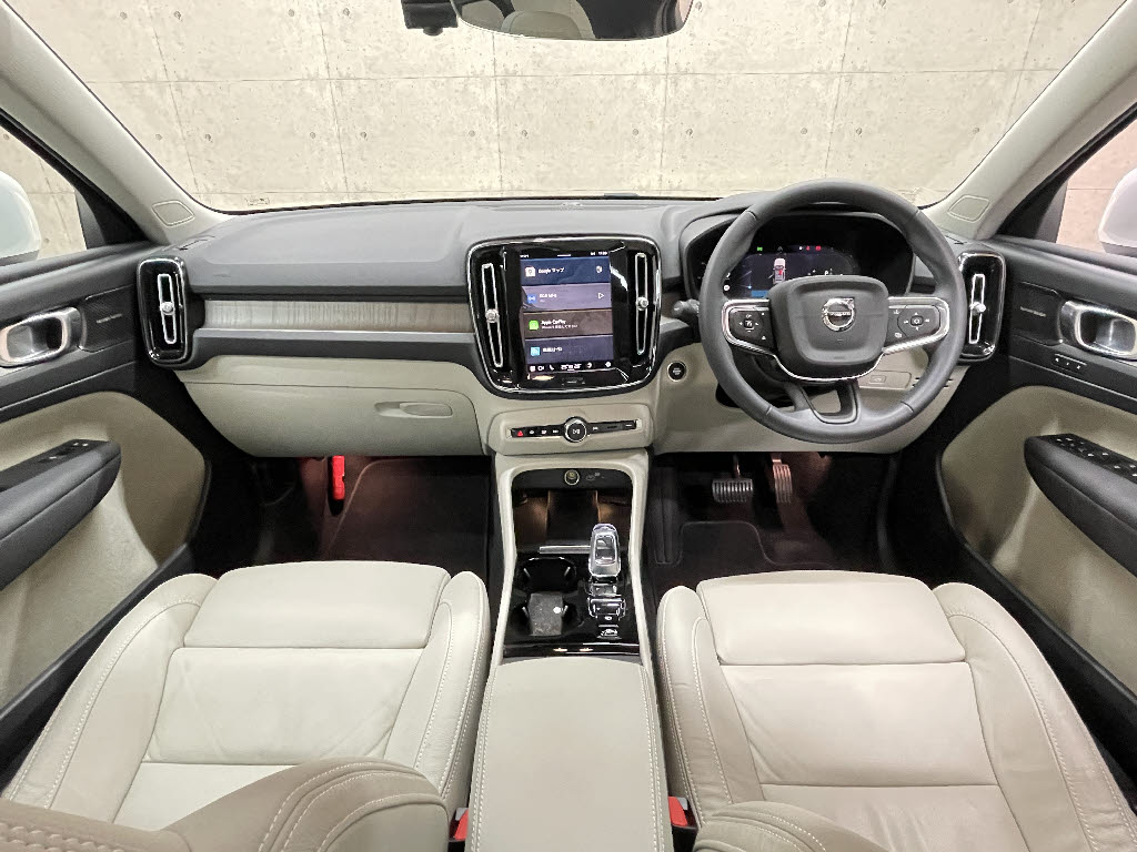 ボルボ ボルボ ＸＣ４０ アルティメット　Ｂ４　ＡＷＤ