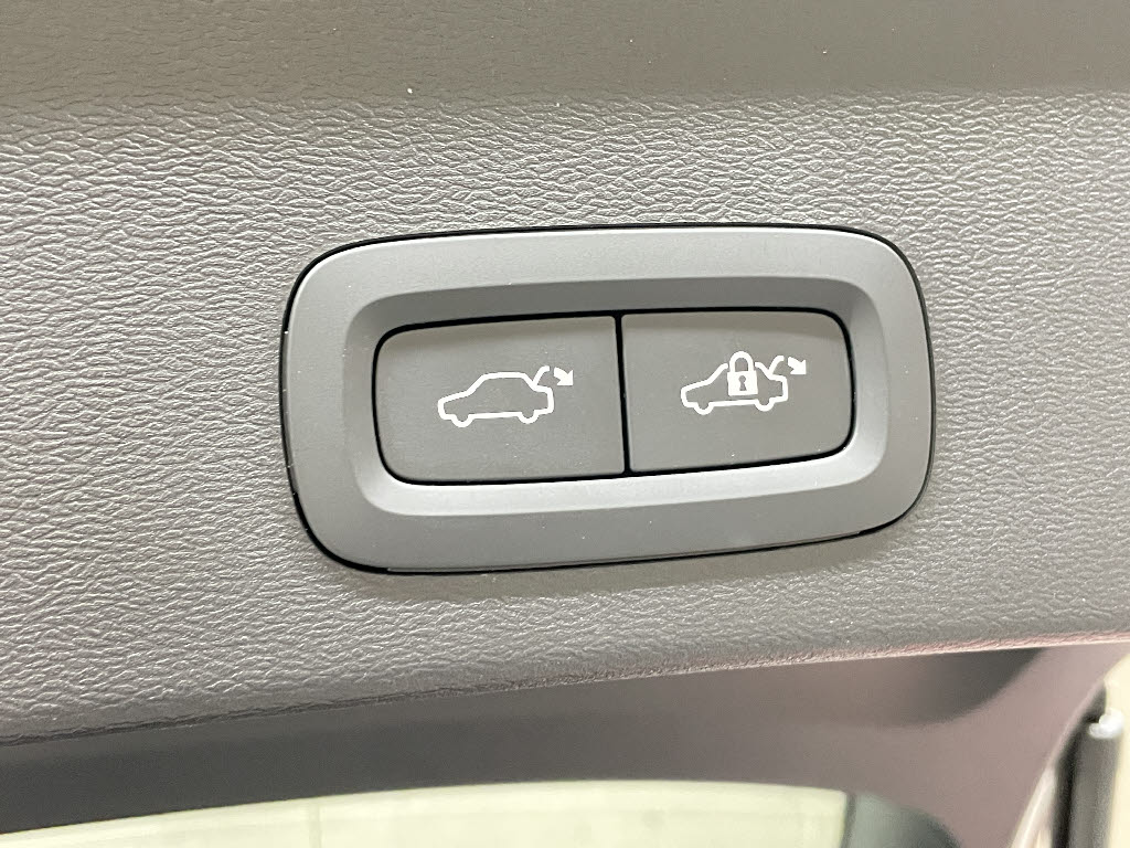 ボルボ ボルボ ＸＣ４０ アルティメット　Ｂ４　ＡＷＤ