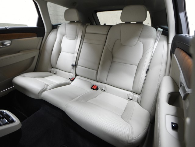 ボルボ ボルボ Ｖ９０ Ｄ４　インスクリプション