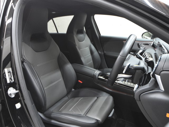 メルセデスベンツ ﾒﾙｾﾃﾞｽﾍﾞﾝﾂ Aｸﾗｽ Ａ１８０　スタイル　ＡＭＧライン