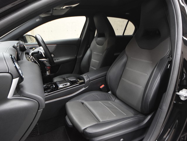 メルセデスベンツ ﾒﾙｾﾃﾞｽﾍﾞﾝﾂ Aｸﾗｽ Ａ１８０　スタイル　ＡＭＧライン