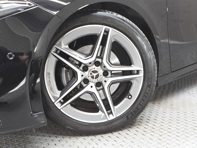 メルセデスベンツ ﾒﾙｾﾃﾞｽﾍﾞﾝﾂ Aｸﾗｽ Ａ１８０　スタイル　ＡＭＧライン