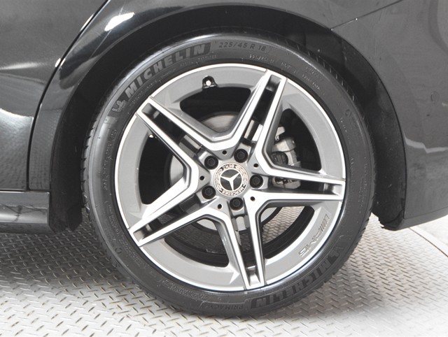 メルセデスベンツ ﾒﾙｾﾃﾞｽﾍﾞﾝﾂ Aｸﾗｽ Ａ１８０　スタイル　ＡＭＧライン