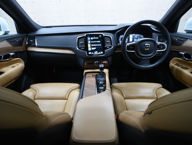 ボルボ ボルボ ＸＣ９０ Ｄ５　ＡＷＤ　インスクリプション