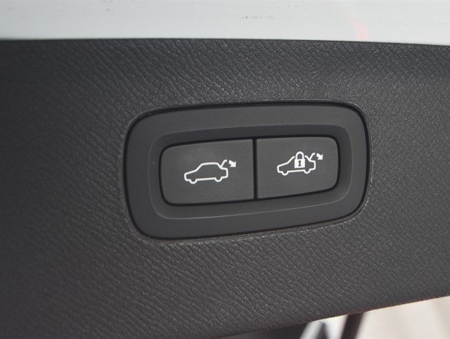 ボルボ ボルボ ＸＣ９０ Ｄ５　ＡＷＤ　インスクリプション