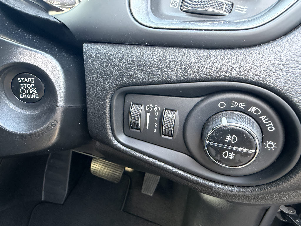 その他輸入車 ｼﾞｰﾌﾟ ﾚﾈｹﾞｰﾄﾞ ﾘﾐﾃｯﾄﾞ