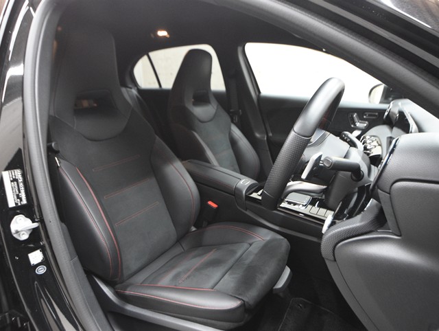 メルセデスベンツ ﾒﾙｾﾃﾞｽﾍﾞﾝﾂ Aｸﾗｽ Ａ２００ｄ　ＡＭＧライン