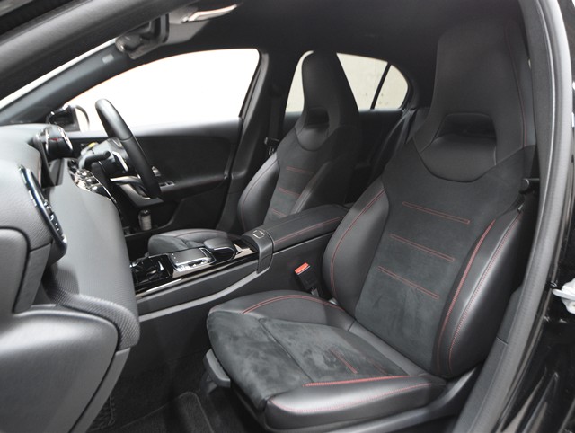 メルセデスベンツ ﾒﾙｾﾃﾞｽﾍﾞﾝﾂ Aｸﾗｽ Ａ２００ｄ　ＡＭＧライン