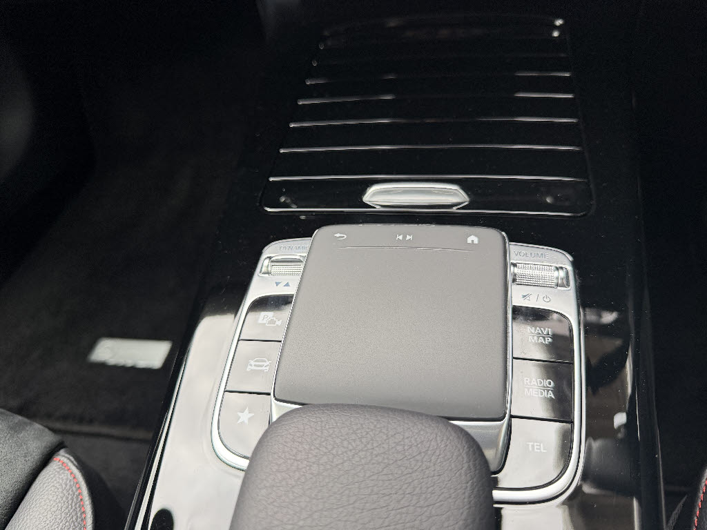 メルセデスベンツ ﾒﾙｾﾃﾞｽﾍﾞﾝﾂ Aｸﾗｽ Ａ２００ｄ　ＡＭＧライン