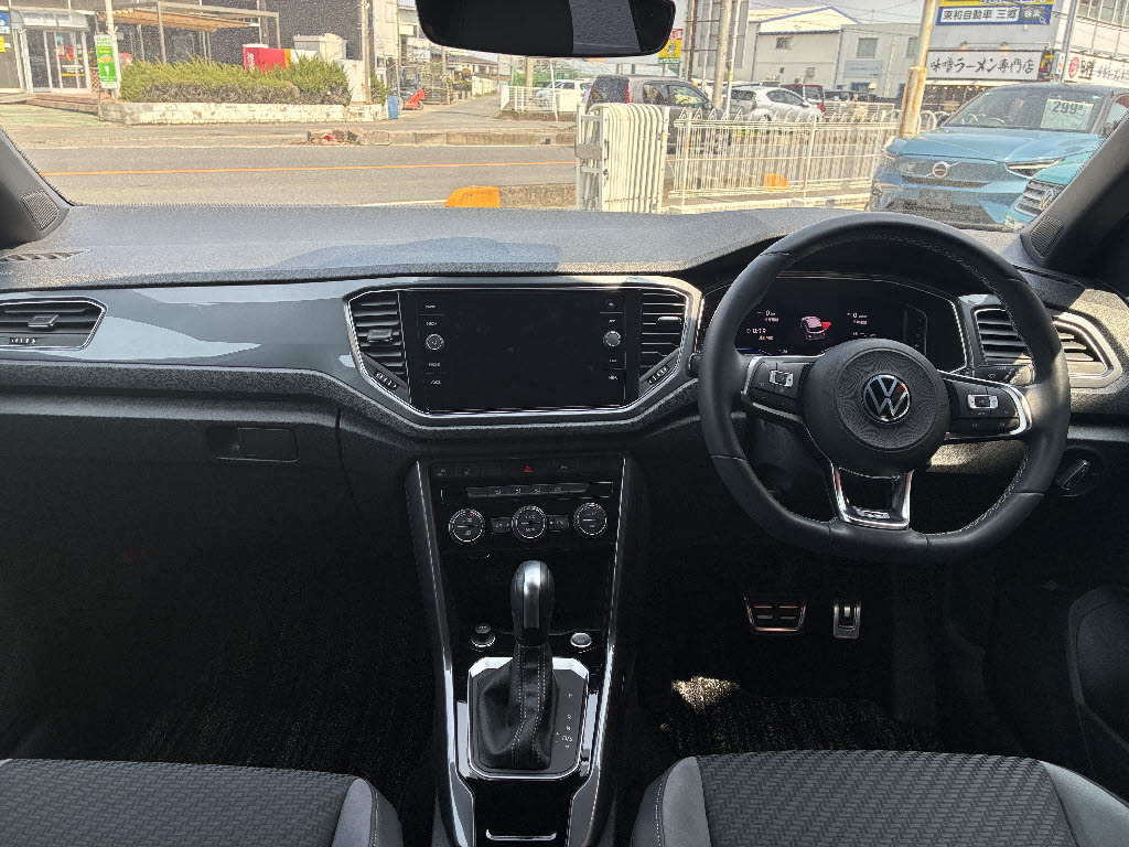 フォルクスワーゲン ＶＷ　Ｔ－ロック ＴＤＩ　Ｒライン