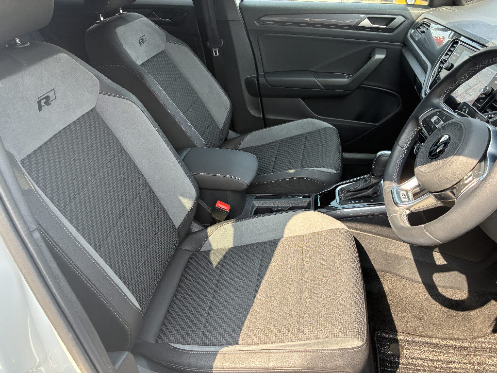 フォルクスワーゲン ＶＷ　Ｔ－ロック ＴＤＩ　Ｒライン