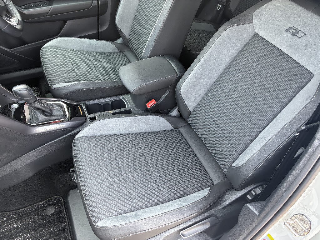 フォルクスワーゲン ＶＷ　Ｔ－ロック ＴＤＩ　Ｒライン