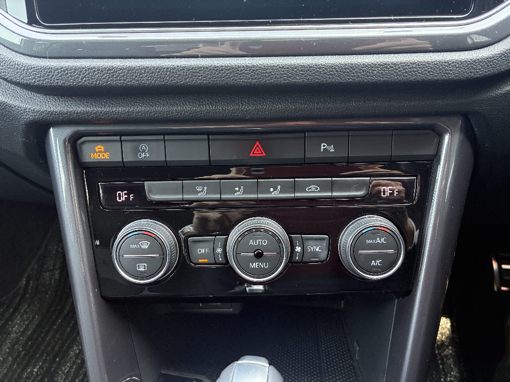 フォルクスワーゲン ＶＷ　Ｔ－ロック ＴＤＩ　Ｒライン