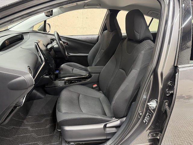 トヨタ プリウス A