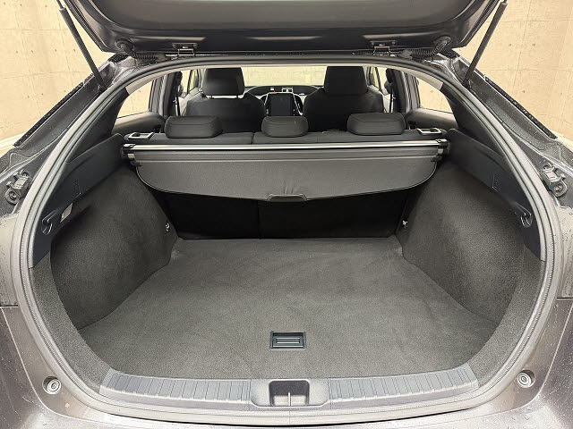 トヨタ プリウス A