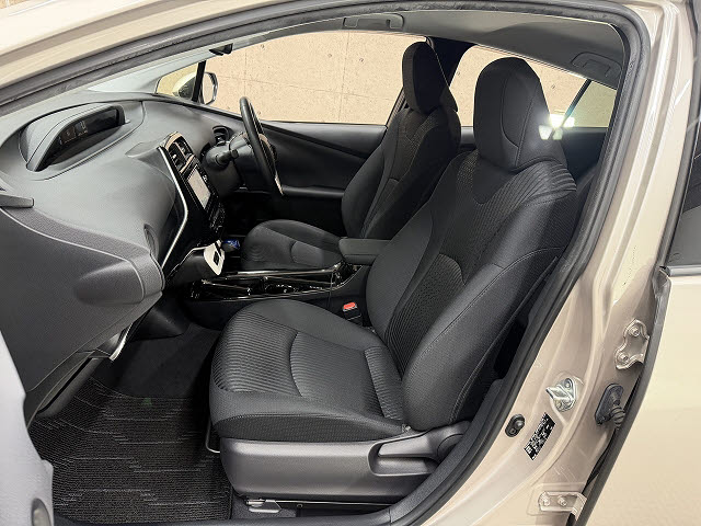 トヨタ プリウス Ｓ　セーフティプラス