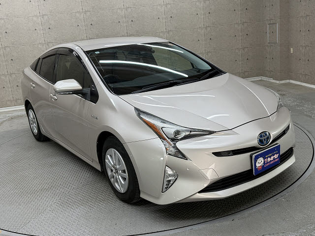 トヨタ プリウス Ｓ　セーフティプラス