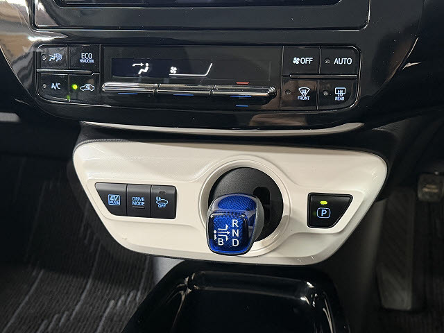 トヨタ プリウス Ｓ　セーフティプラス