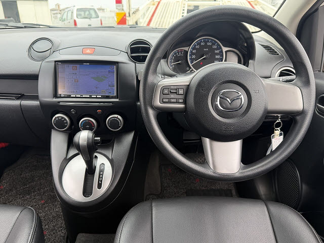 マツダ デミオ 13スカイアクティブ