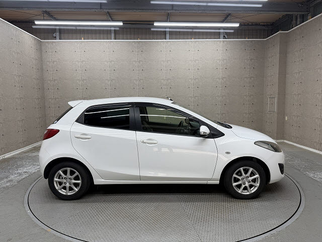 マツダ デミオ 13スカイアクティブ