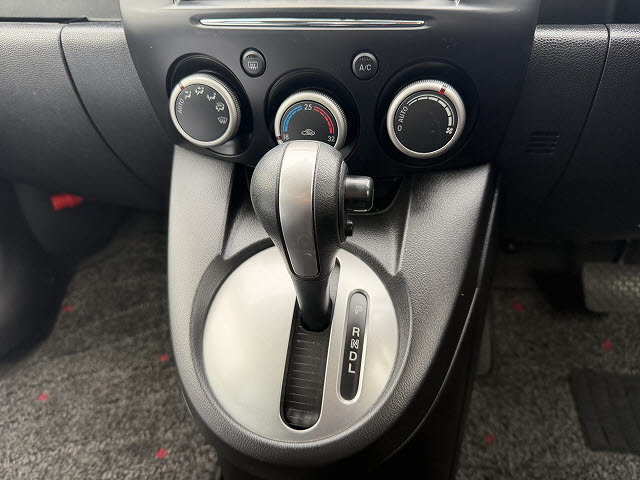 マツダ デミオ 13スカイアクティブ