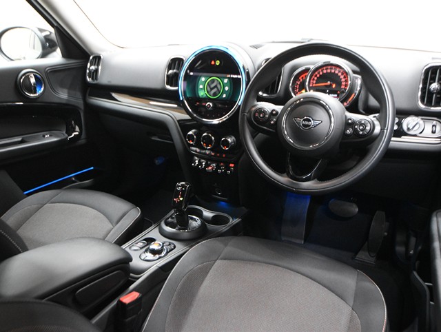 ＢＭＷ ＢＭＷ ミニ クーパーDクロスオーバー