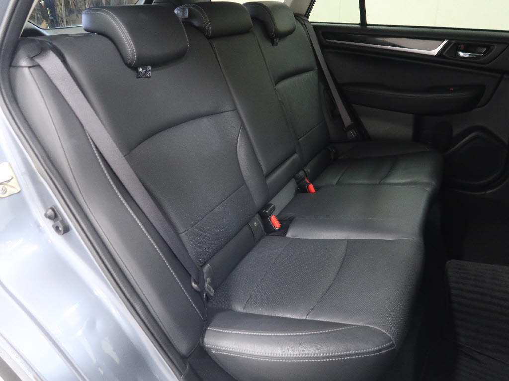 スバル ﾚｶﾞｼｨｱｳﾄﾊﾞｯｸ リミテッド