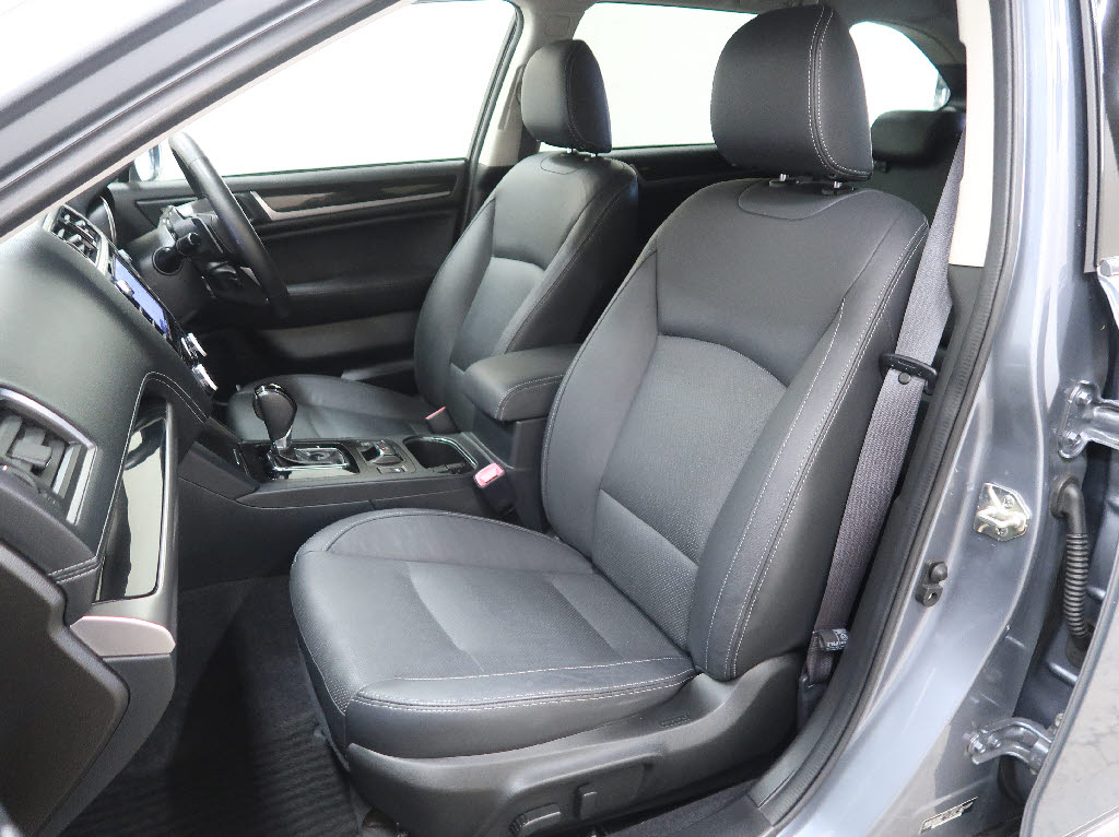 スバル ﾚｶﾞｼｨｱｳﾄﾊﾞｯｸ リミテッド