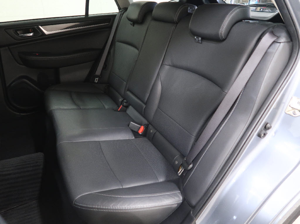 スバル ﾚｶﾞｼｨｱｳﾄﾊﾞｯｸ リミテッド