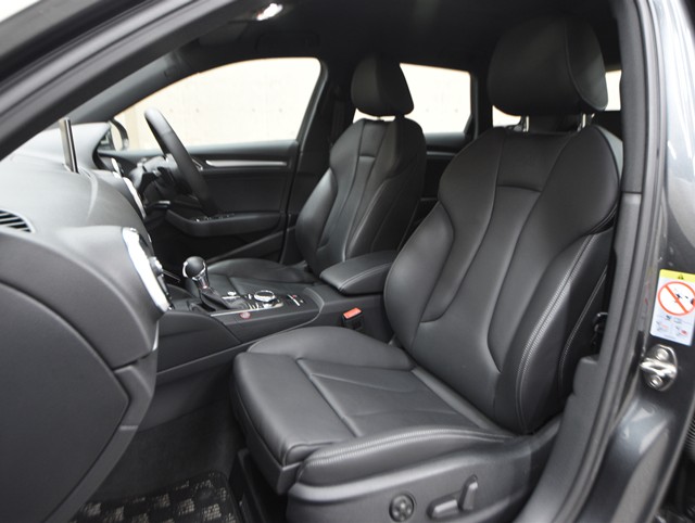 アウディ ｱｳﾃﾞｨ S3 2.0クワトロ